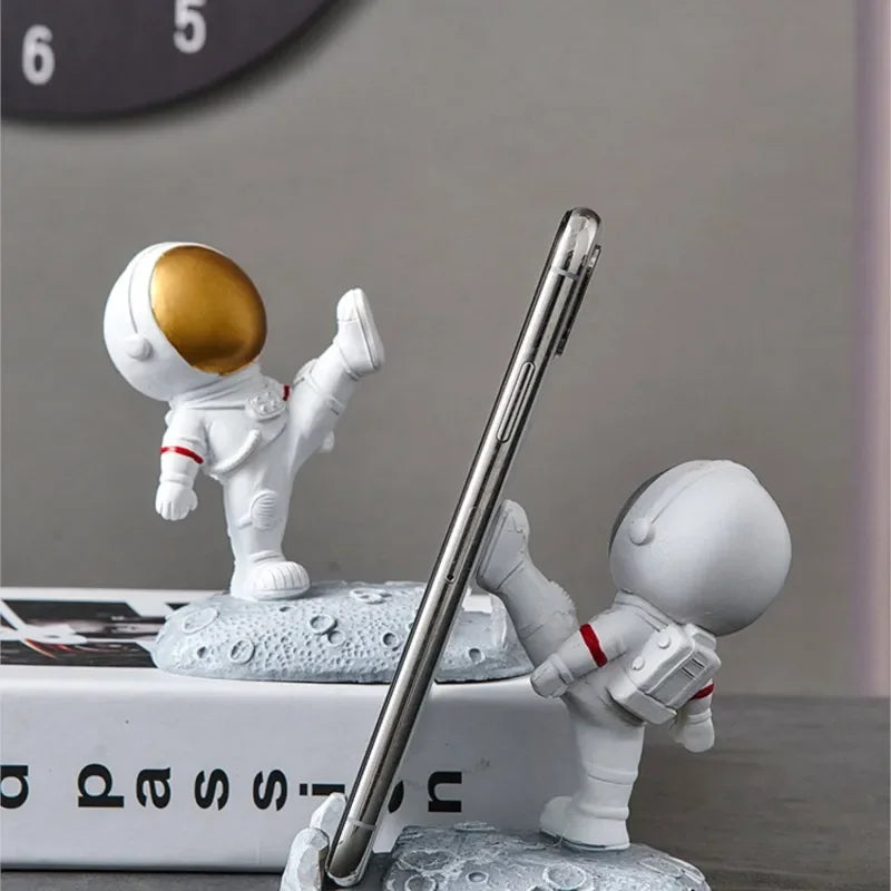 Spaceman Desk Phone Holder – Nordic Astronaut Decor Stand