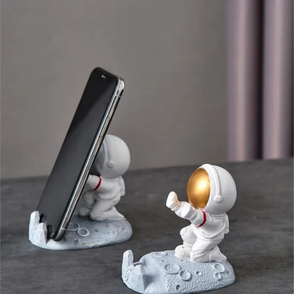 Spaceman Desk Phone Holder – Nordic Astronaut Decor Stand