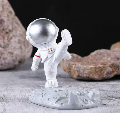 Spaceman Desk Phone Holder – Nordic Astronaut Decor Stand