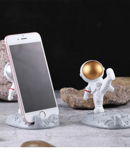 Spaceman Desk Phone Holder – Nordic Astronaut Decor Stand