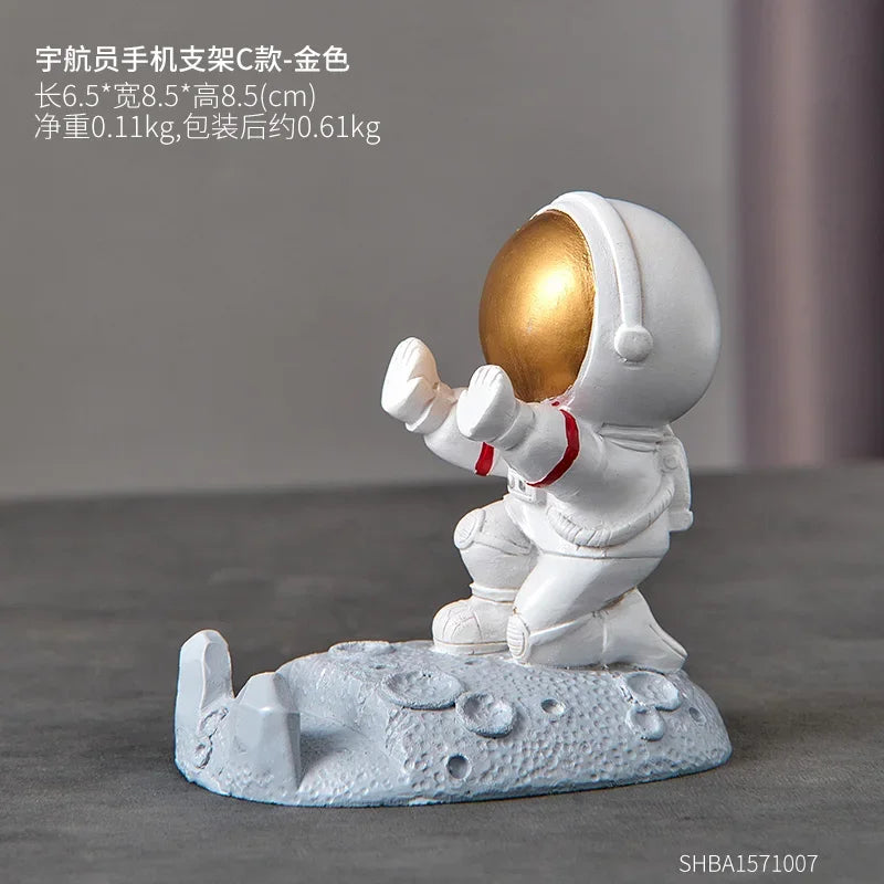 Spaceman Desk Phone Holder – Nordic Astronaut Decor Stand